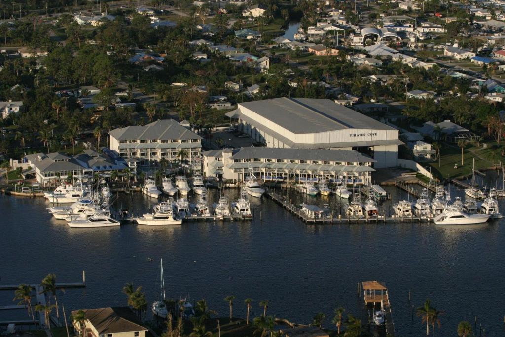 Pirate'S Cove Resort And Marina - סטוארט חדר תמונה